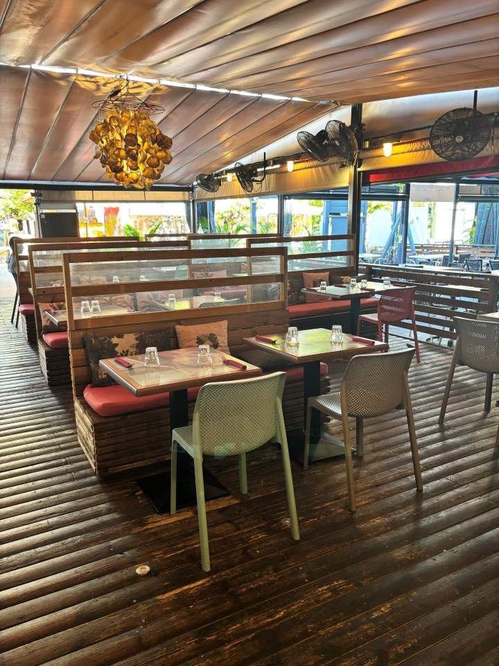 Notre crêperie possède une terrasse pouvant accueillir jusqu’à 90 personnes. 